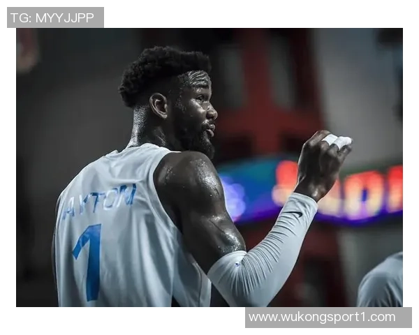 湖人对艾顿的长期中锋地位持保留态度分析